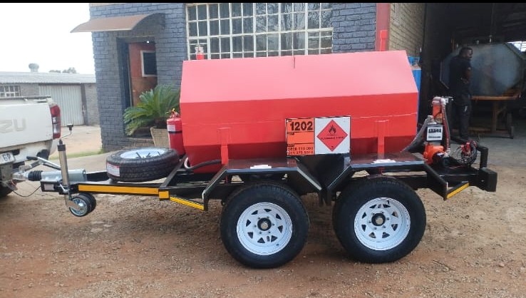 2000L Diesel Tanker, a Diesel Tanker Trailers build by LF Trailers — tough-built, NATIS-registerable trailers manufactured in Gauteng, photo 4 of 4