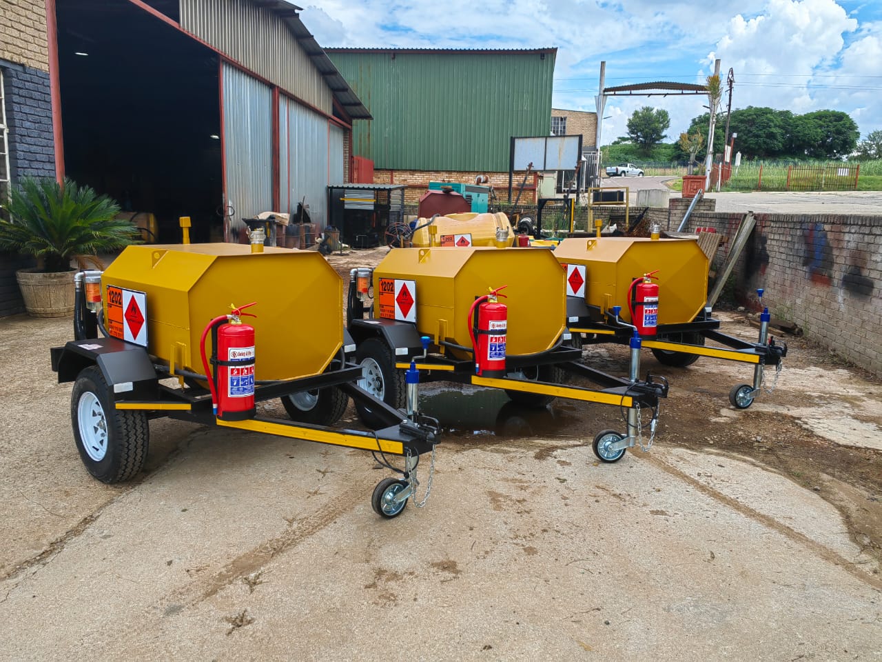 600L Diesel Tanker, a Diesel Tanker Trailers build by LF Trailers — tough-built, NATIS-registerable trailers manufactured in Gauteng, photo 3 of 4
