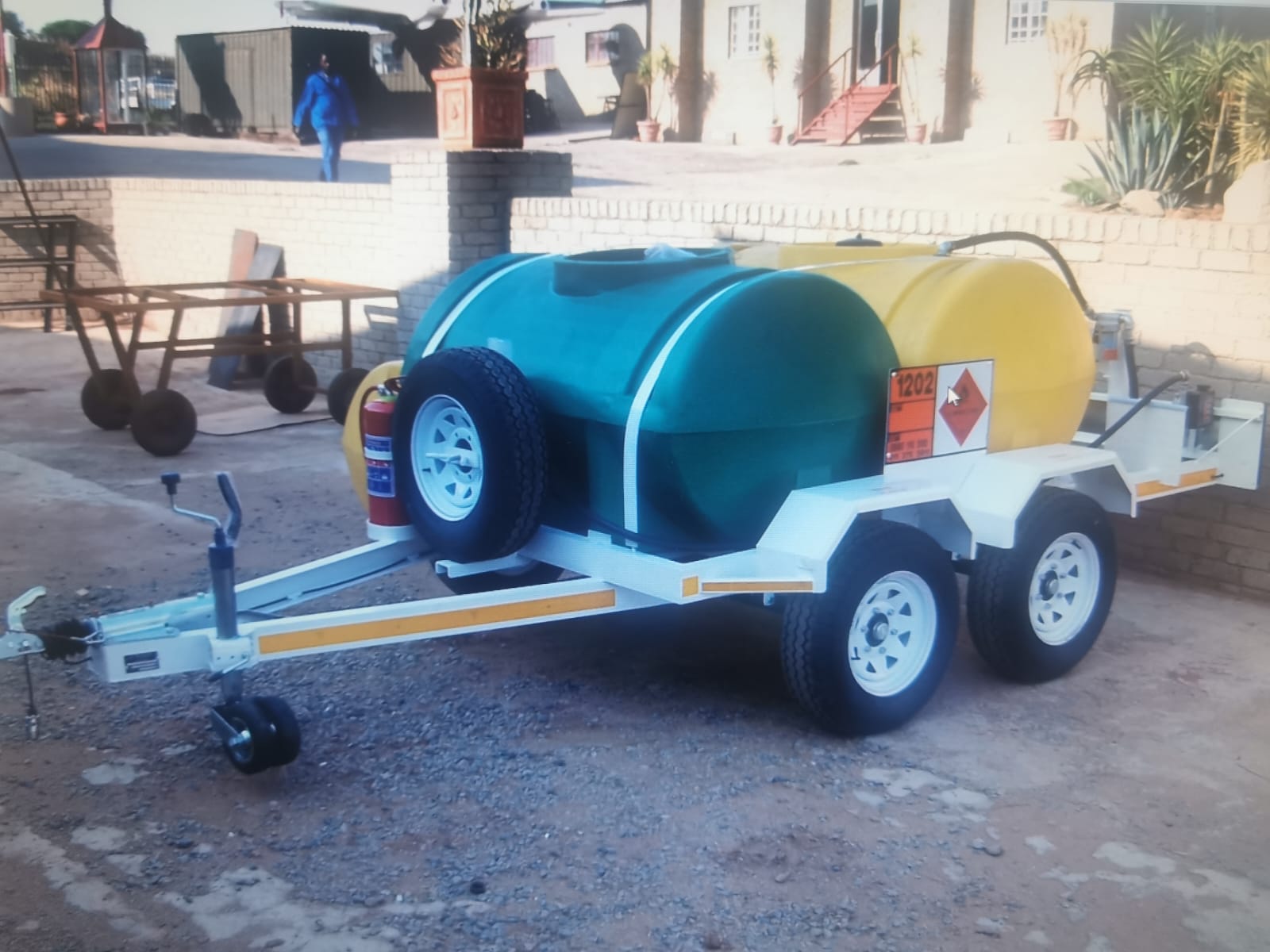 Dual Fuel Tanker — 2 × 1000L, a Dual Fuel Tanker Trailers build by LF Trailers — tough-built, NATIS-registerable trailers manufactured in Gauteng, photo 1 of 2